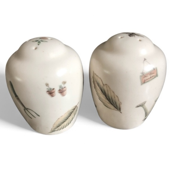 Pfaltzgraff Naturewood Salt & Pepper Shakers - Picture 1 of 9